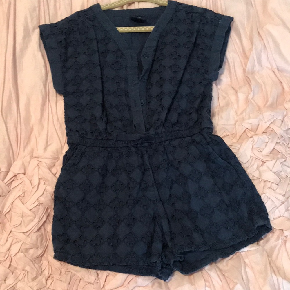 Baby gap size 4 shorts romper